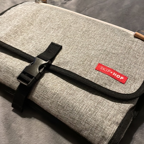Skiphop Pronto Baby Changing Station Hand Held Diaper Bag (ette) - Picture 2 of 13